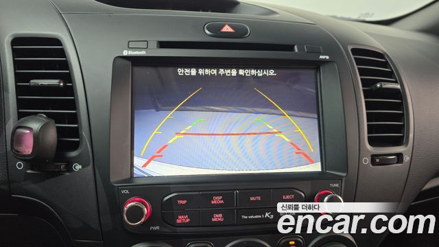 Kia K3 2017 — photo 20