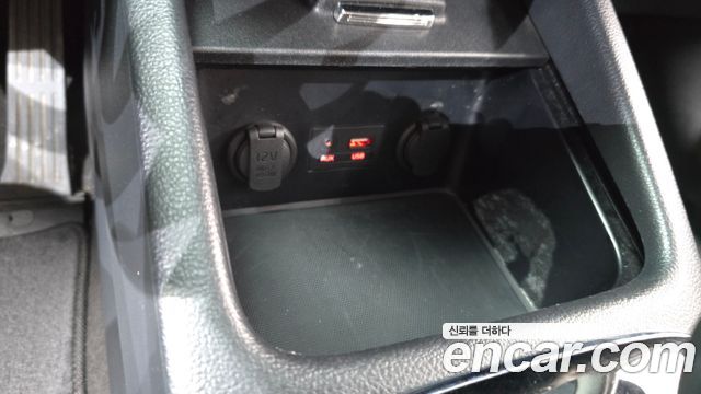 Kia K3 2017 — photo 24