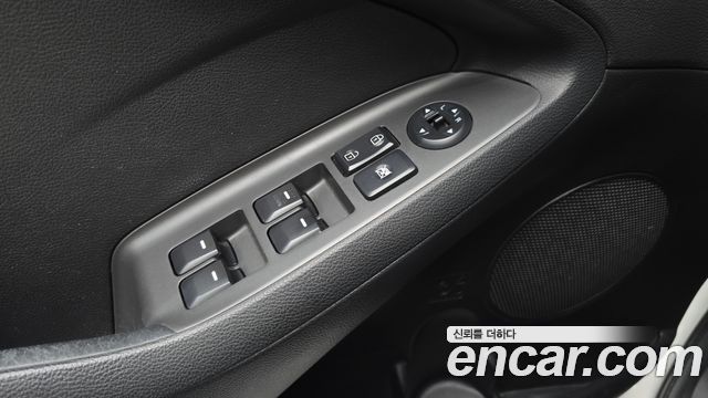 Kia K3 2017 — photo 25