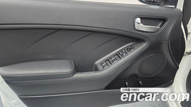 Kia K3 2017 — photo 14