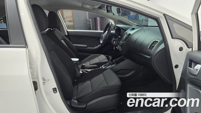 Kia K3 2017 — photo 16