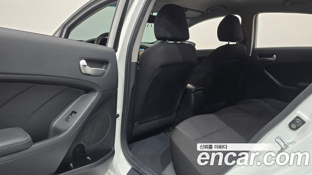 Kia K3 2017 — photo 28