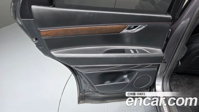 Genesis GV80 2021 — photo 15