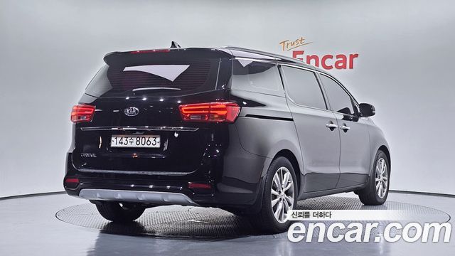 Kia Canival 2020 — photo 2
