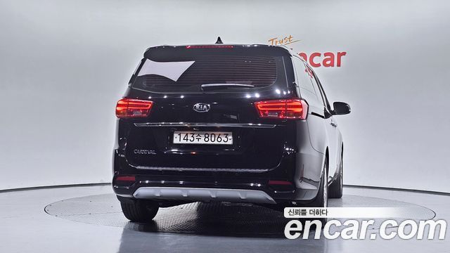Kia Canival 2020 — photo 4
