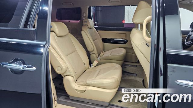 Kia Canival 2020 — photo 11