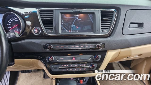 Kia Canival 2020 — photo 13