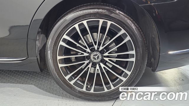 Mercedes-Benz S-Class 2022 — photo 7