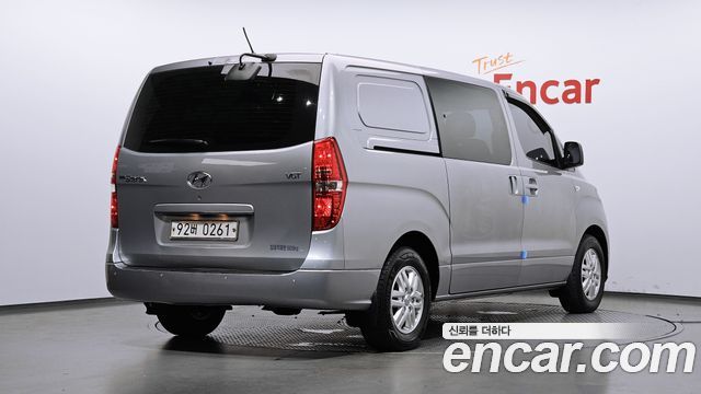 Hyundai Starex 2019 — photo 2