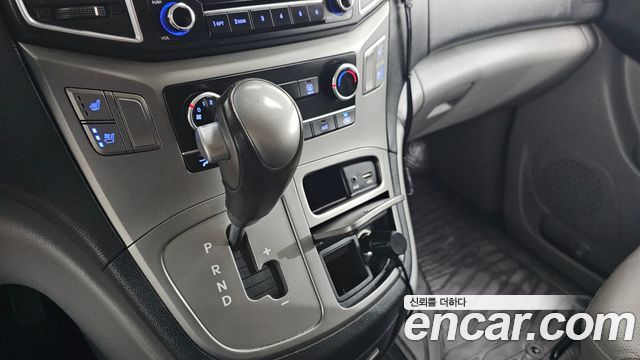 Hyundai Starex 2019 — photo 12