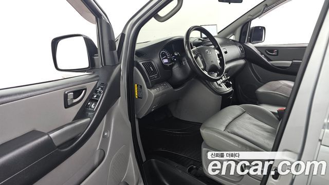 Hyundai Starex 2019 — photo 13