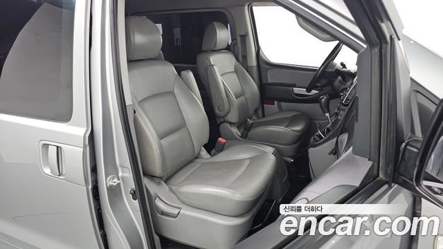 Hyundai Starex 2019 — photo 17