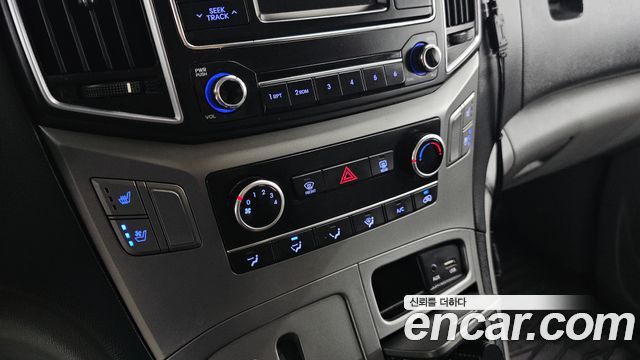 Hyundai Starex 2019 — photo 25