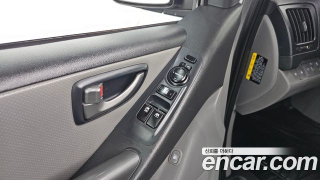 Hyundai Starex 2019 — photo 26