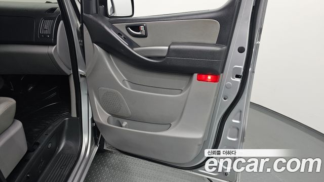 Hyundai Starex 2019 — photo 14