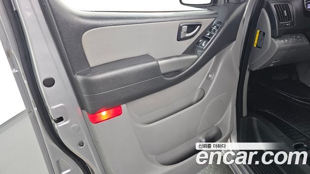 Hyundai Starex 2019 — photo 15
