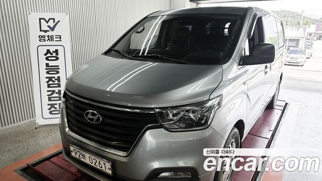 Hyundai Starex 2019 — photo 32