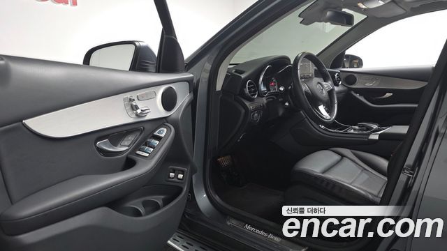 Mercedes-Benz GLC-Class 2019 — photo 13