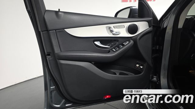 Mercedes-Benz GLC-Class 2019 — photo 14