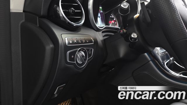 Mercedes-Benz GLC-Class 2019 — photo 28