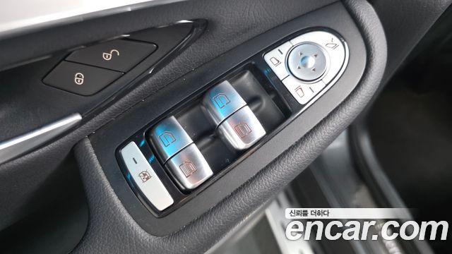Mercedes-Benz GLC-Class 2019 — photo 30