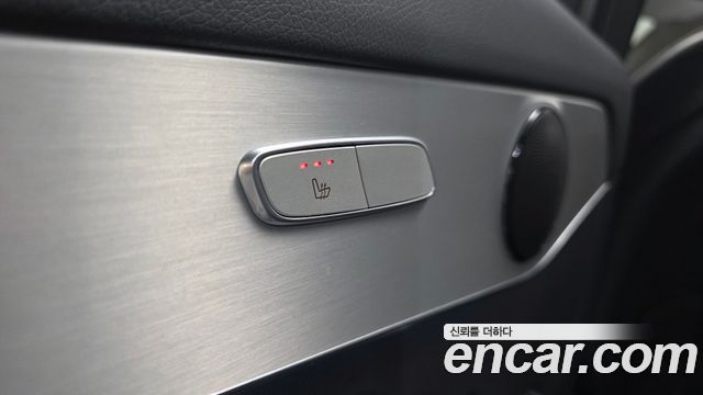 Mercedes-Benz GLC-Class 2019 — photo 31
