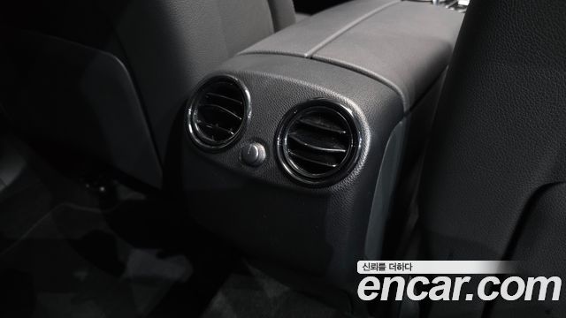 Mercedes-Benz GLC-Class 2019 — photo 33