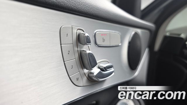 Mercedes-Benz GLC-Class 2019 — photo 35