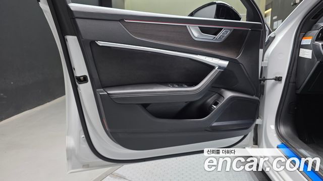 Audi A6 2023 — photo 14