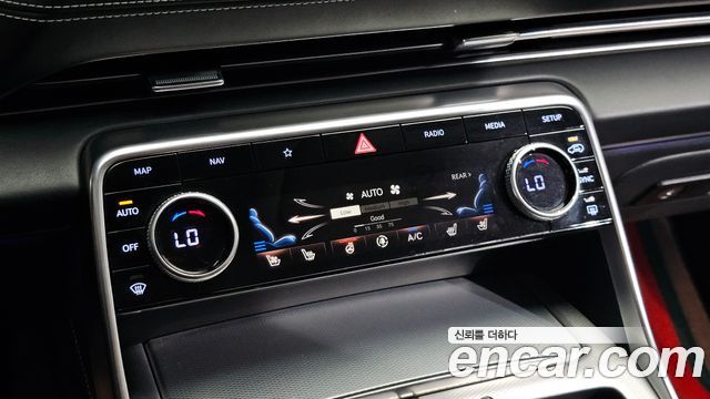 Genesis GV80 2020 — photo 27