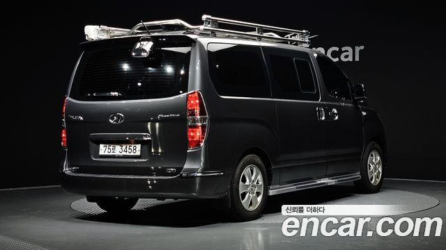 Hyundai Starex 2019 — photo 2