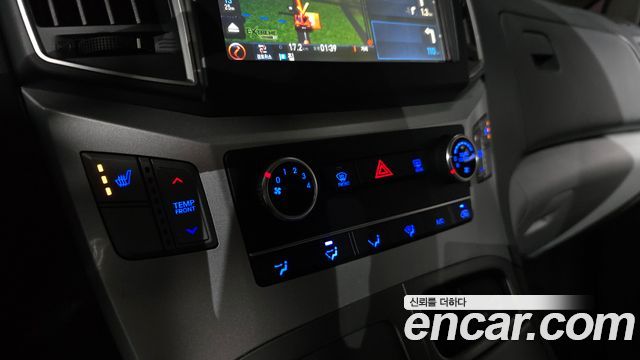 Hyundai Starex 2019 — photo 15