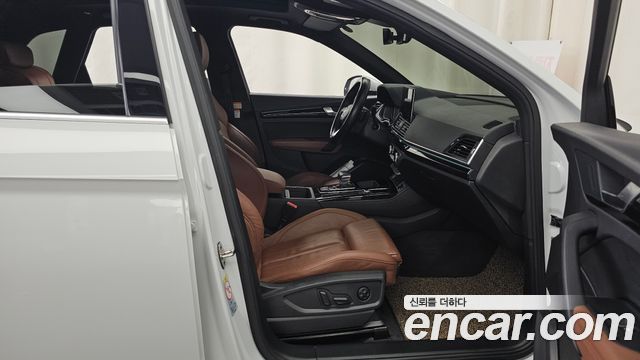 Audi Q5 2022 — photo 17