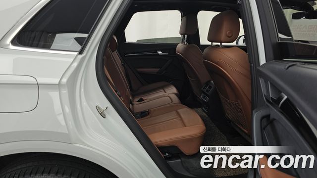 Audi Q5 2022 — photo 18