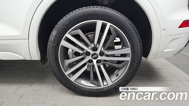 Audi Q5 2022 — photo 7