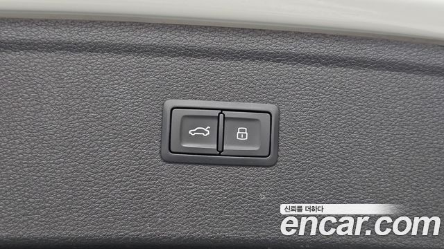 Audi Q5 2022 — photo 33