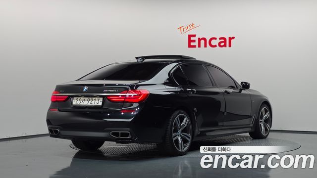 BMW 7-Series 2017 — photo 2