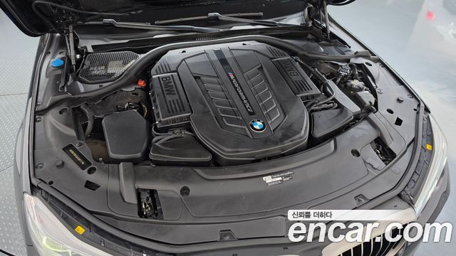 BMW 7-Series 2017 — photo 6