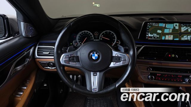 BMW 7-Series 2017 — photo 20