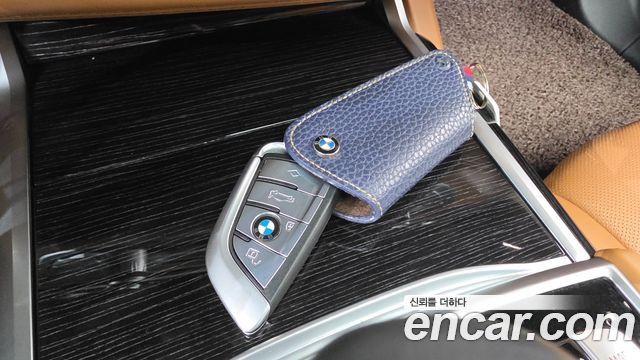 BMW 7-Series 2017 — photo 23