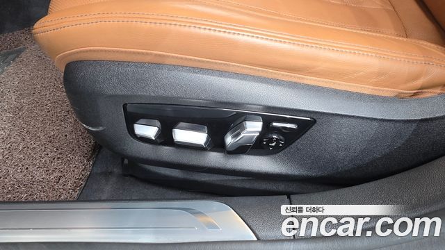 BMW 7-Series 2017 — photo 34