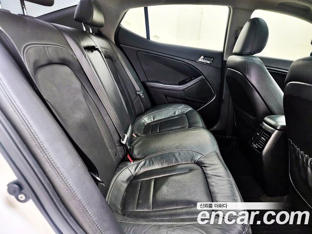 Kia K5 2012 — photo 10