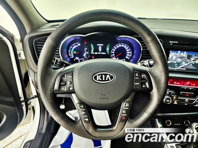 Kia K5 2012 — photo 12