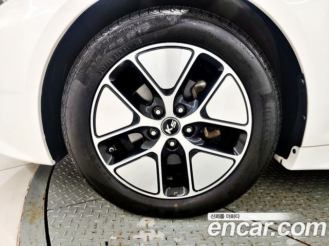 Kia K5 2012 — photo 20