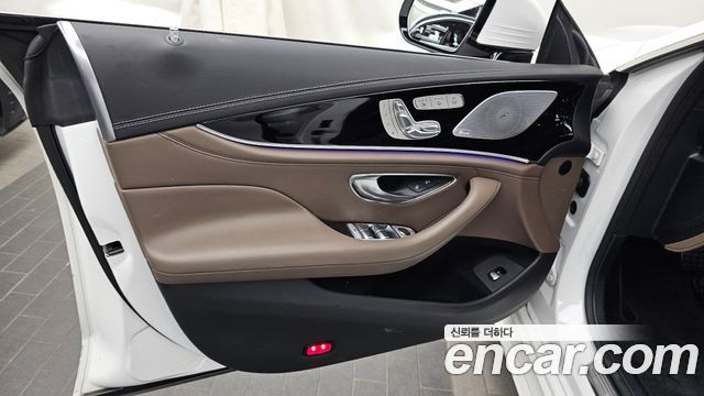 Mercedes-Benz AMG GT 2021 — photo 14