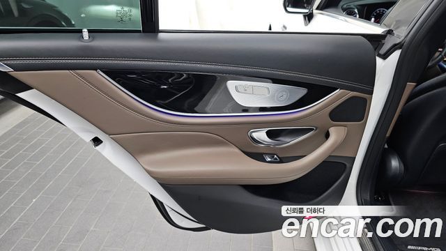 Mercedes-Benz AMG GT 2021 — photo 15