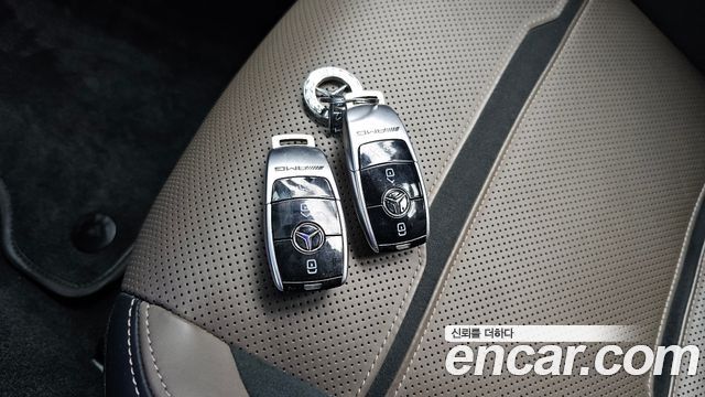 Mercedes-Benz AMG GT 2021 — photo 16