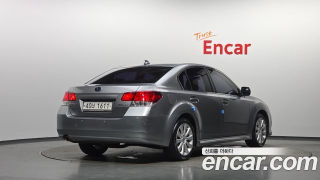 Subaru Legacy 2011 — photo 2