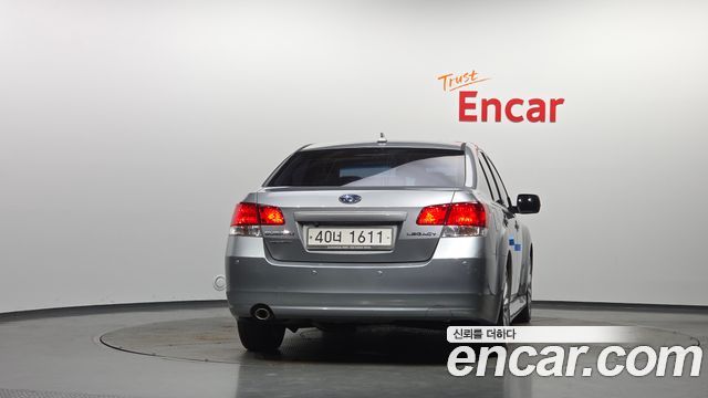 Subaru Legacy 2011 — photo 4