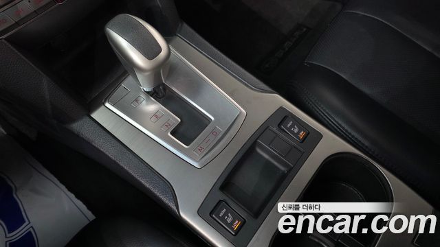 Subaru Legacy 2011 — photo 9